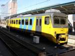 Ein DH-1-Triebzug  Wadloper  im Hauptbahnhof von Leeuwarden.