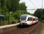 Veolia-Triebwagen 7653 'Andr Rieu' im Bahnhof Schin-op-Geul, 01-07-2010