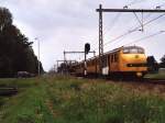 117 mit Regionalzug 17251 Hengelo-Oldenzaal bei Deurningen am 1-6-1999.