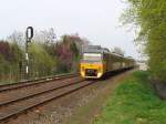  Wadlopers  3103 (DH1) und 3205 (DH2) mit Zug 30262 Groningen-Leeuwarden in Zwaagwesteinde am 3-5-2006.