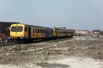 DH2 3224 und DH1 3103 whrend eine Sonderfahrt Stiens-Leeuwarden auf das Endpunkt der ehemalige Gterstrecke Stiens-Leeuwarden in Stiens am 11-4-1992.