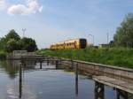 3416 mit einem Sonderzug Stavoren-Sneek im Hafen von Nijesijl (Friesland) am 10-5-2009.