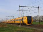Buffels 3406, 3421 und 3416 mit Regionalzug 9125 Zwolle-Groningen bei Herfte am 2-4-2010.