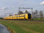 Buffels 3427 und 3429 mit Regionalzug 9162 Groningen-Zwolle bei Staphorst am 2-4-2010.