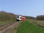 Arriva D-GTW 2/8 10323 mit Regionalzug 37644 Roodeschool-Groningen bei Uithuizen am 16-4-2010.