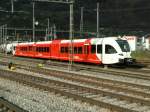 Mittagspause fr das Testpersonal des Dieselelektrischen Stadler GTW 2/8 am 21.11.06 in Sargans/CH Das sptere Fahrziel    Groningen /NL ist schon angeschrieben