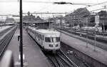 Blick vom Stellwerk auf NS 179 als Zug 3741 von Maastricht nach Aachen Hbf. Maastricht, Gleis 3, 10.05.1992, 16.58u. Scanbild 218.9765, Ilford FP4.