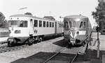 Am Bahnhof Winterswijk warten diese beiden DE2 Bauarten auf Einsatz am 18.06.1978; rechts NS 79 als Zug 7836 (Winterswijk - Apeldoorn), links der bereits modernisierte NS 162, ohne Einsatz.