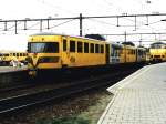 DEII 183 mit afweichende Front und Regionalzug 17840 Zutphen-Apeldoorn auf Bahnhof Zutphen am 22-9-1995. Bild und scan: Date Jan de Vries.