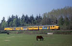 NS 140 als Zug 7847 von Zutphen nach Winterswijk nahe Ruurlo, 02.05.1997.