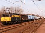 Am 25-3-1998 gab es noch eine BR 1100 im Einsatz. Hier steht die 1113 mit Gterzug 40504 Helsingborg-Kijfhoek abfahrtsbereit auf Bahnhof Bentheim. Im Hintergrund ist eine 140 zu sehen. Bild und scan: Date Jan de Vries.