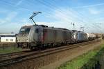 Am 25 November 2020 passiert 186 387 samt Kesselwagenzug Venlo-Vierpaardjes.