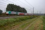 Sommer 2011 lichtete Ich diese NMBS 2833 mit umgeleitete Beneluxzug nach Amsterdam ab in Baambrugge.