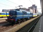 Die 1202 aus das Eisenbahn Museum Utrecht steht bereit zum Abfahrt um via Amsterdam
nach Venlo zu fahren, wo die Zuggarnitur in einer Schuppen abgestellt werd.17-05-2014