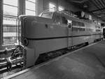 Hier zu sehen die 1951 gebaute Elektrolokomotive 1201 der Baureihe 1200, einem nach dem Zweiten Weltkrieg durch den Marshall-Plan finanzierten amerikanischen Entwurf.