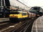 1647 mit Gterzug 47650 Marche les Dames-Beverwijk auf Bahnhof Amsterdam CS am 16-8-96.