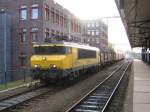 Eloc 1615 met Shimms als trein 47740 naar Beverwijk Hoogovens Centraal in Hengelo, 14 april 2006