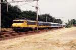 1649 mit IR 2242 Berlin Zoo-Schiphol bei Wierden am 6-7-1994.