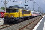 Bis Dezember 2023 noch werden Loks gewechselt in Bad bentheim, danach fahren die IC-Berlijns Amsterdam-Berlin in Bad Bentheim durch dank genietete Vectronen von die Niederlandische Staatsbahnen.