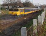 NS 1767 schiebt IC 850 Maastricht-Haarlem. Beek-Elsloo 23-01-05