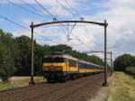 1753 mit IC 1952 Venlo-Den Haag CS bei Vlierden am 19-7-2012.