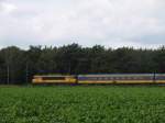 1759 mit IC 1945 Den Haag CS-Venlo bei Deurne am 17-7-2012.