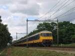 1753 mit IC 1941 Den Haag CS-Venlo bei Vlierden am 19-7-2012.