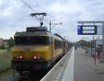 Am 17.10.2012 wartet 1728 im Bahnhof Zandvoort auf die Ausfahrt nach Amsterdamm CS.