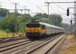 Internationaler Zugverkehr Niederlande - Deutschland.
Am 1.7.2013 fhrt die Elektrolok der NS 1746 mit einem Intercity
aus Amsterdam Central in den deutschen bergabebahnhof Bad Bentheim
ein. Hier wird die hollndische Lok abgespannt und eine DB 101 bernimmt
die deutsche IC Garnitur und befrdert sie weiter nach Berlin.