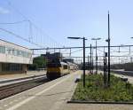 1763 der NS  mit Regionalzug 9635 Deurne(NL) nach Nijmegen(NL) und fährt in Eindhoven(NL) ein.