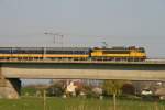 1774 zieht einen Nahverkehrszug ber die Rheinbrcke bei Nijmengen; 01.04.2007