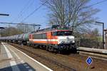 RFO 1831 -ex NS 1631, danach NS 1831, danach LOCON 9904- schleppt ein VTG-Kesselwagenzug durch Arnhem-Velperpoort am 27 März 2020.