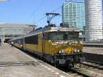 Eloc 1834 met ICK als trein 2543 naar Eindhoven te Den Haag Centraal, 4 juli 2006