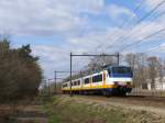 SGM 2969 mit Regionalzug RE 9643 Nijmegen-Deurne bei Vlierden am 8-4-2012.
