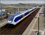 Einfahrt des Triebzuges 2620 als Stoptrein von Den Haag Centraal nach Roosendaal in den Bahnhof von Lage Zwaluwe am 10.03.2011.