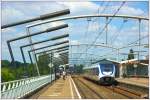 Ein Sprinter Lighttrain der Baureihe 2600 hlt als Regionalzug nach Den Haag Centraal im Bahnhof von Zwijndrecht.