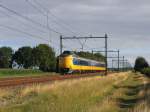 Koploper 4028 mit Regionalzug 9130 Groningen-Zwolle bei Tynaarlo am 30-7-2010.