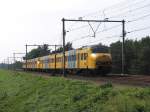 851 und 892 mit Zug 7557 Ede-Wageningen-Zutphen bei Wolfheze am 14-06-2007.