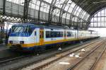 NS Sprinter 2133 in Bahnhof Amsterdam Centraal, Aufnahme am 25.04.2009