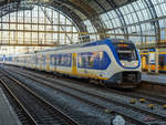 Triebzug 2660 als Sprinter nach Amersfoort in Amsterdam Centraal, 13.12.2018.