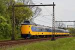 NS 4217 befindet sich als IC 1754 am 11.05.17 auf der Fahrt von Enschede nach Den Haag C.