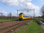 Koploper 4057 und eine weitere Koploper mit IC 549 Den Haag-Groningen bei Haren am 16-4-2010.