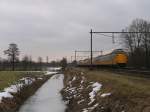 Koplopers 4068 und 4067 mit IC 735 Schiphol-Groningen CS bei Haren am 19-2-2010.