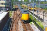 ET 4212 verl�sst Hoorn Richtung Amsterdam, w�hrend E 1711 nach Alkmaar ausf�hrt - 24/07/2012