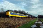 Am 14 Dezember 2019 durcheilt NS 4203 Tilburg Oude warande.