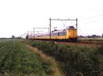 4048 + 4004 (Prototyp aus 1978) unterwegs bei Wirdum als Intercity 30723 Amsterdam-Leeuwarden am 4-7-1998.