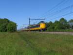 Koplopers 4079,4076 und 4062 mit IC 756 Groningen-Schiphol bei Tynaarlo am 4-6-2010.