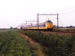 4075 + 4024 unterwegs bei Wirdum als 30525 Den Haag-Leeuwarden am 4-7-1998.