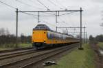 Koplopers 4019 und 4226 mit IC 737 Den Haag CS- Groningen bei Haren am 3-1-2013.