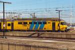 390 7712 mDDM am 02.März 2002 in der Amsterdam Centraal Station. (Fotoscan)